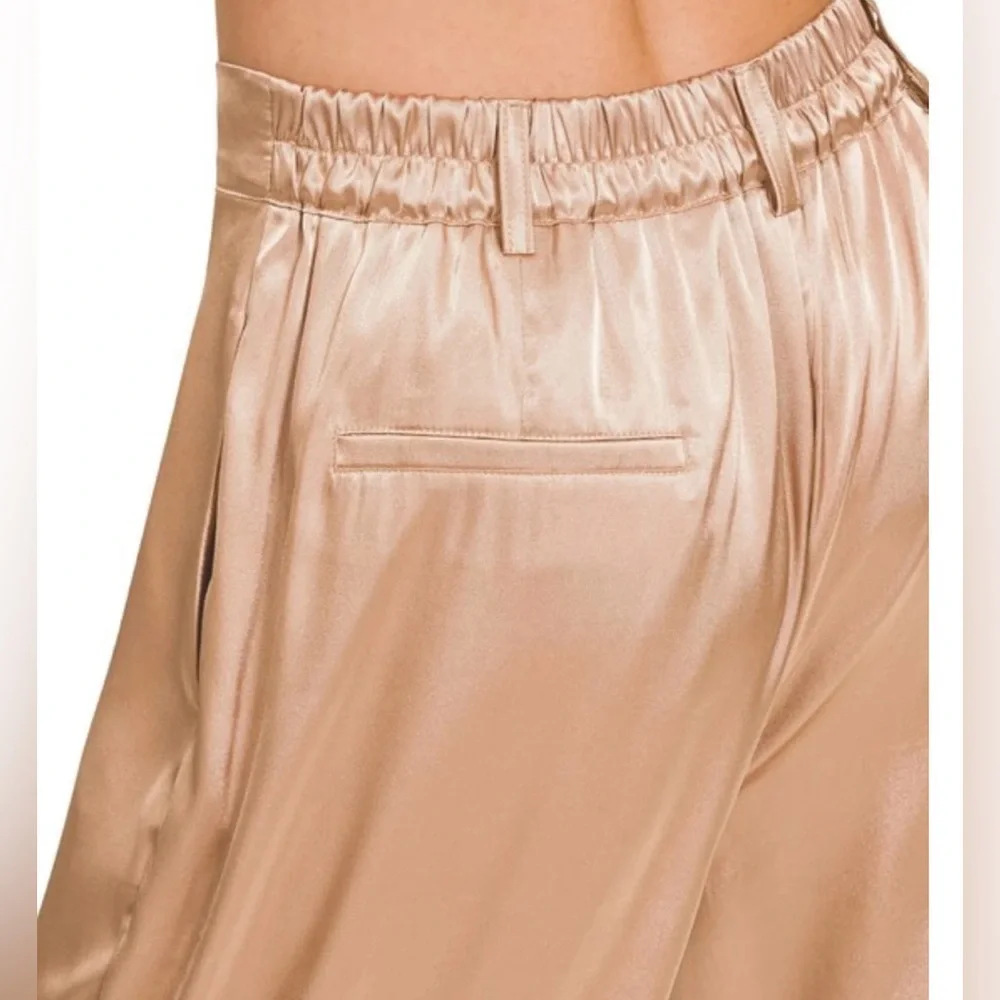 ✨ NWT Champagne Satin Wide-Leg Trousers – Luxe, Elegant & Effortlessly Chic ✨ - Picture 5 of 7